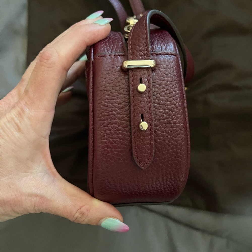 ♠️ KATE SPADE ♠️ Kourtney crossbody camera bag. Cranberry - Picture 6 of 7